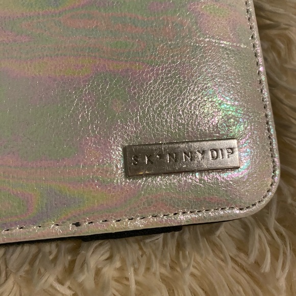 Pearlescent Skinny Dip iPad Air Case - Picture 5 of 11